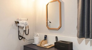 Quarto casal standard, 1 cama King, vista para a cidade | Parte interna