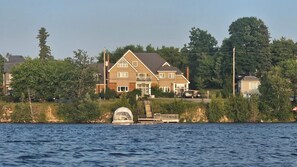 Exterior - Sunset Suite on the Water with Private Access (Whitchurch-Stouffville)