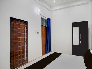 Room - Hotel O Prayagraj Sangam Railway Junction (Prayagraj)