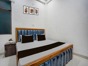 Room - Hotel O Prayagraj Sangam Railway Junction (Prayagraj)