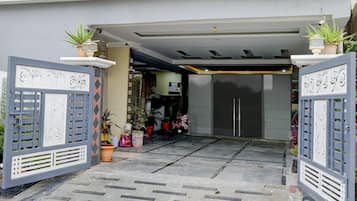 House | Reception