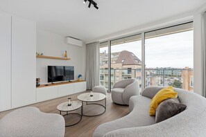 TV - 2 bedroom accommodation in Sint Idesbald (Sint Idesbald)