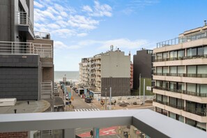 Property grounds - 2 bedroom accommodation in Sint Idesbald (Sint Idesbald)