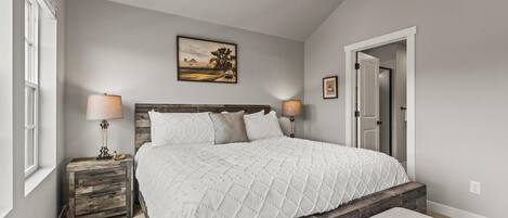 4 bedrooms, desk, iron/ironing board, free WiFi