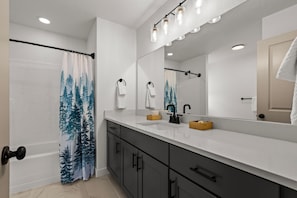 Hair dryer, towels - Moose Mgmt at Coyote Ridge 1796 (Heber City)