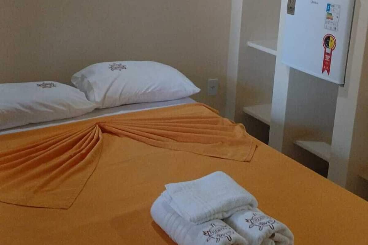 Kahden hengen perushuone (kaksi sänkyä)