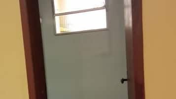 Habitación cuádruple básica | Baño