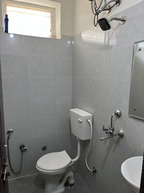 Doppel- oder Zweibettzimmer | Badezimmer