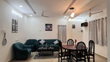 Double or Twin Room | Interior