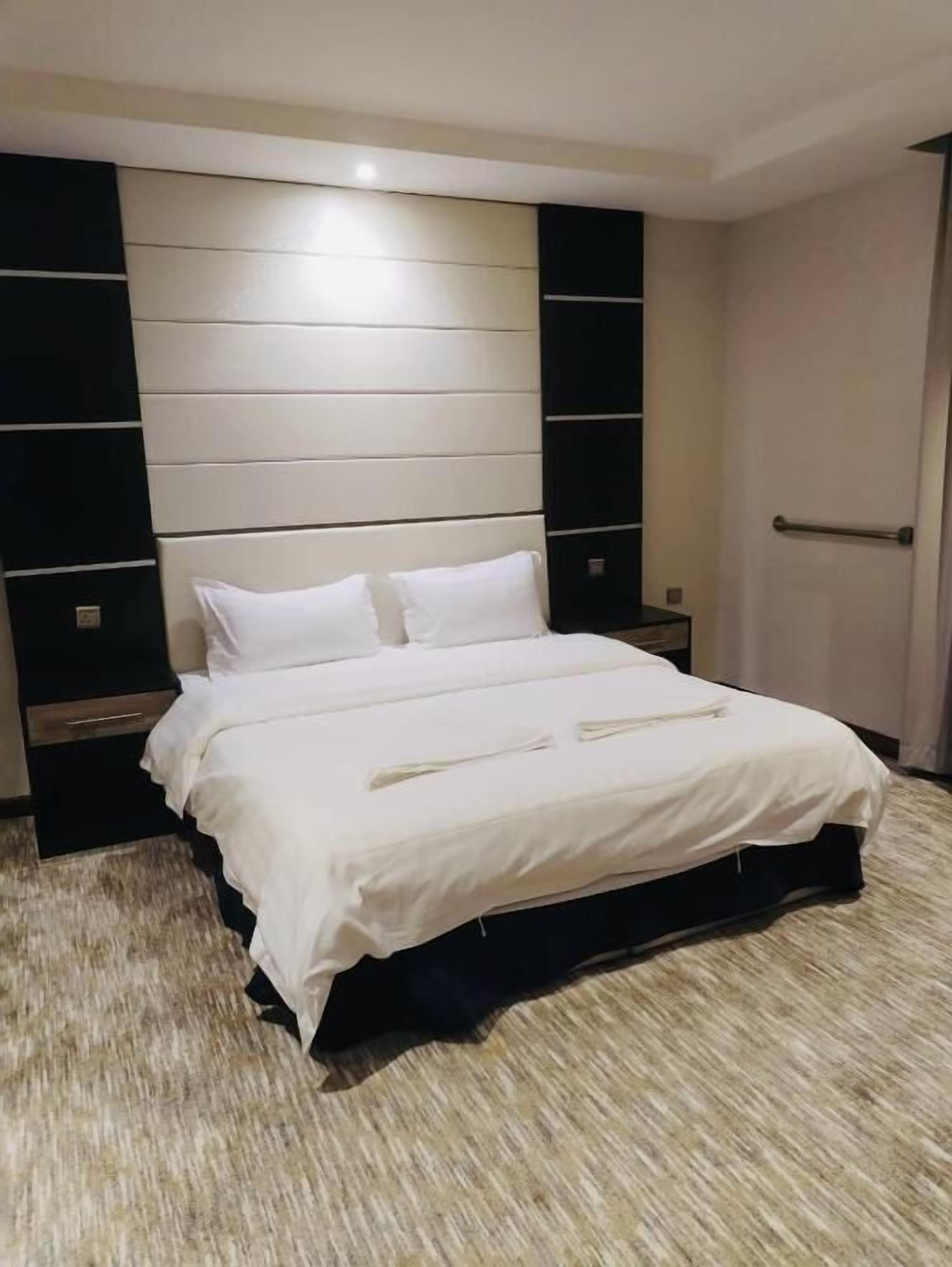 Blackout curtains, soundproofing, iron/ironing board, free WiFi