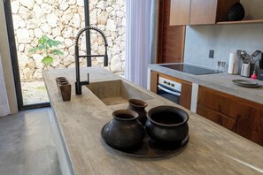 Fridge, microwave, oven, stovetop - Luxury 4BR Villa in Limas Tulum, Private Pool (Tulum)