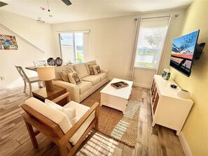 TV - Waterfront Cottage • Margaritaville Resort - Prime Disney Area! (Kissimmee)