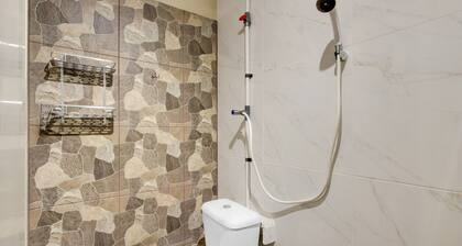 Chic Deluxe Twin Comfort Stay w/ Free Wifi