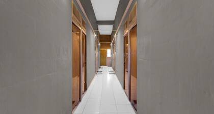Chic Deluxe Twin Comfort Stay w/ Free Wifi
