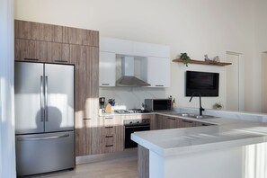 Private kitchen - Villa Sueño de Mar- 3 bedrooms-Green Village Cap Cana (Cap Cana)