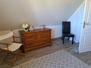 2 habitaciones y muebles diferentes 