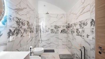 Chambre Double Standard, 1 chambre, balcon, vue jardin | Salle de bain