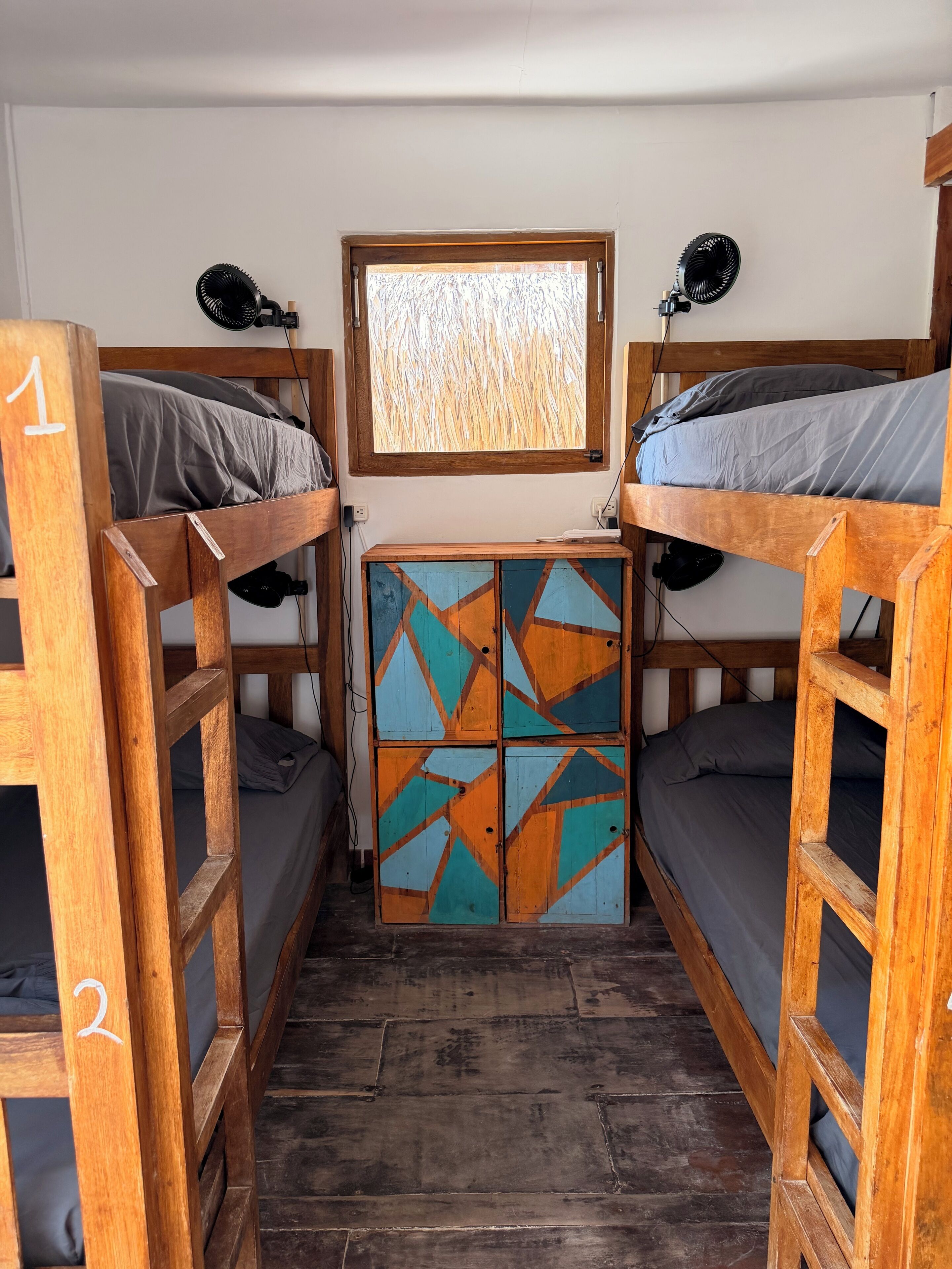 Fælles sovesal - mænd/kvinder - strandudsigt