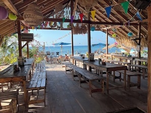 Restaurant - SANTA LOVA HOSTEL (Isla Tintipan)