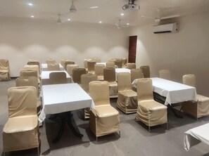Meeting facility - Dwarka Hotel Near Hanuman Gali Nagpur (Nagpur)