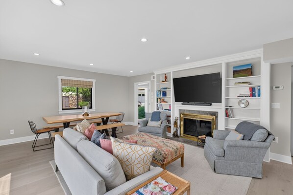 Smart TV, fireplace, offices