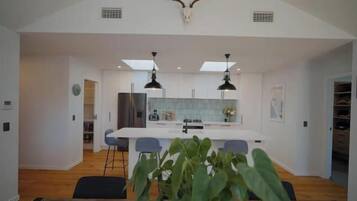 House, 4 Bedrooms, Fireplace | Interior