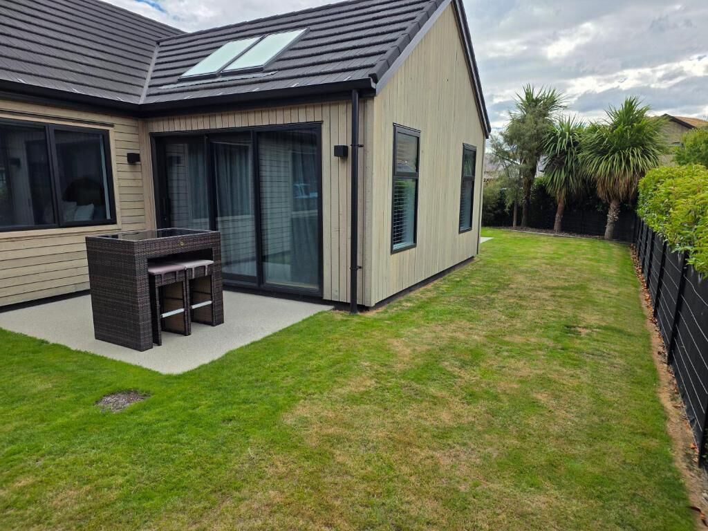 منزل - ٤ غرف نوم - بمدفأة | شرفة/رواق