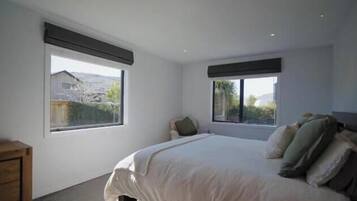 4 bedrooms