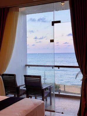 Deluxe Double Room, Balcony, Sea View | Interior - Hotel Beach castle (Arugam Bay)