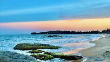 Habitación doble Deluxe, balcón, vista al mar | Playa