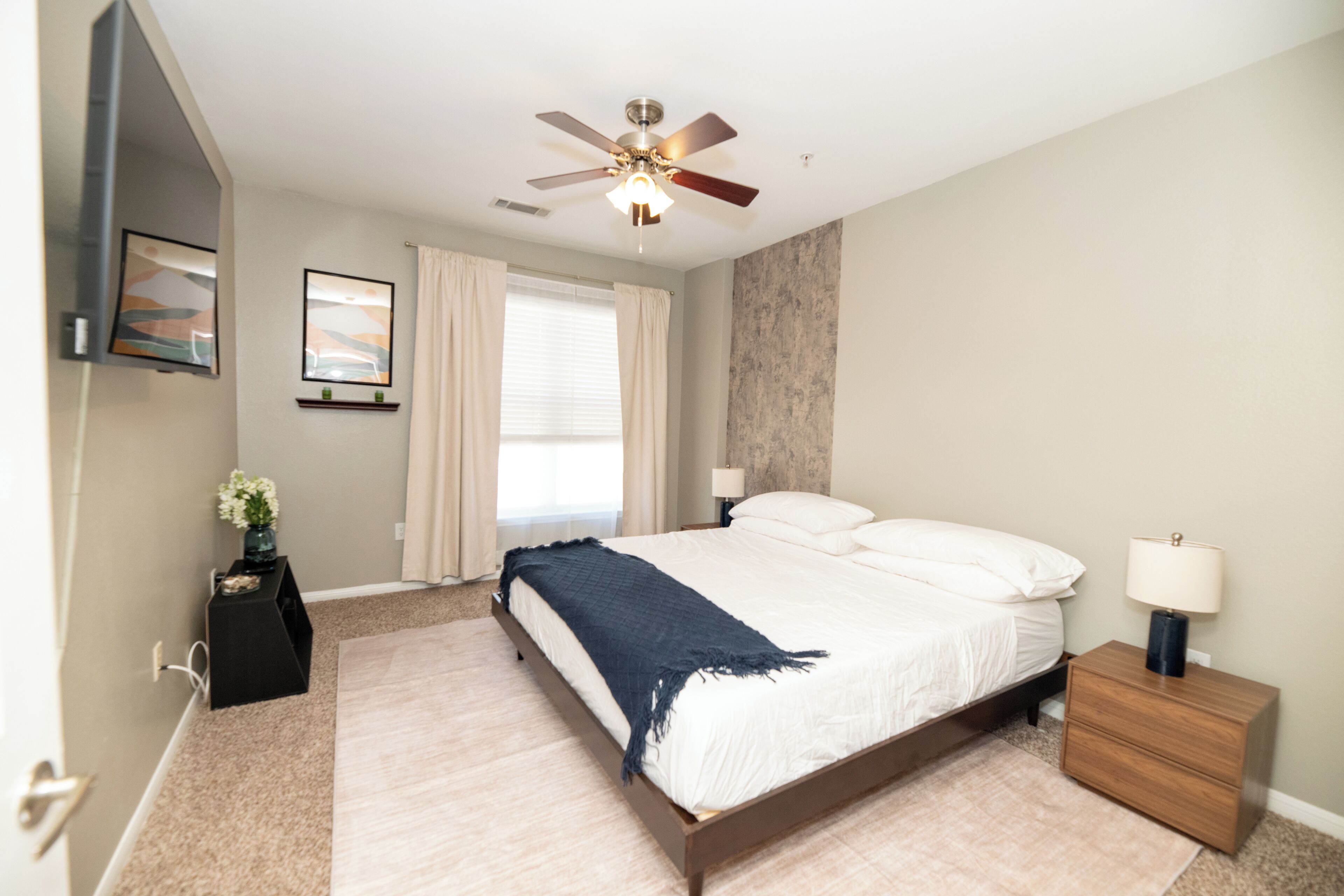 2 bedrooms, iron/ironing board, WiFi, bed sheets