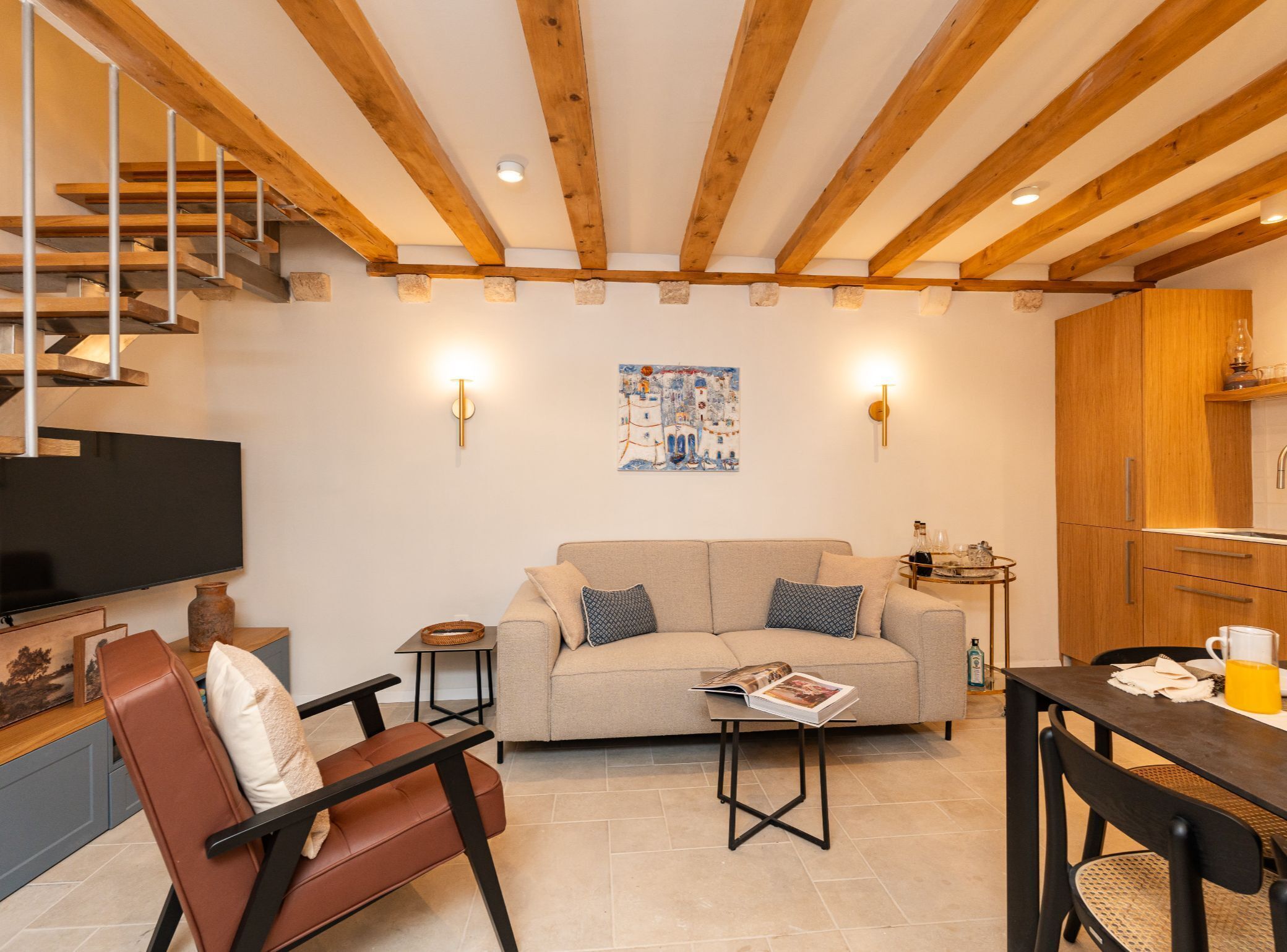 Vil·la (Three bedroom villa in Old Town) | Sala d'estar | Televisor de pantalla plana de 32 polzades amb canals per satèl·lit 