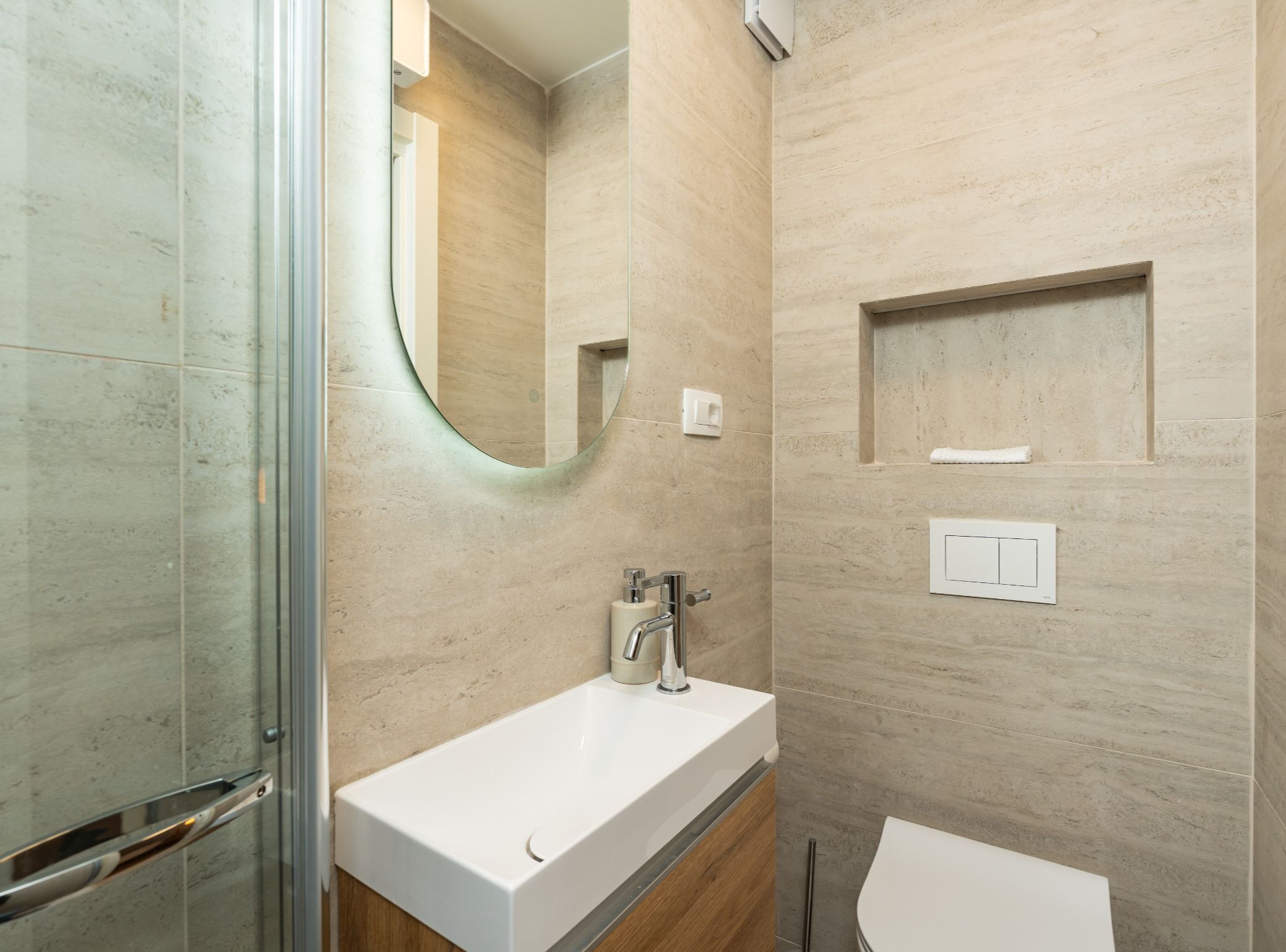 Villa (Three bedroom villa in Old Town) | Bathroom