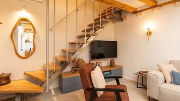 Villa (Three bedroom villa in Old Town) | Living room