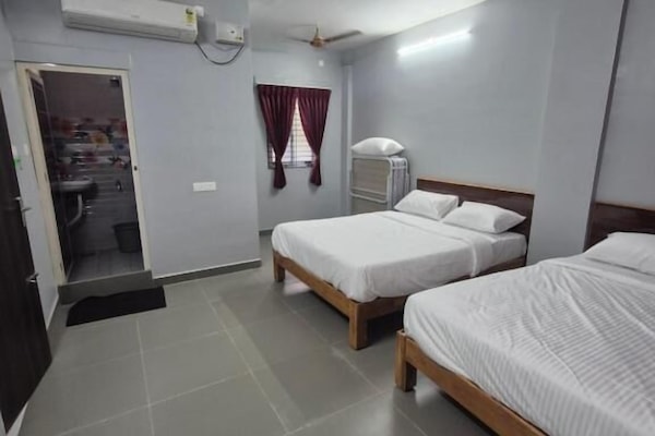 Family Room | In-room safe, free WiFi