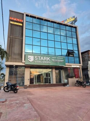 Exterior - KN Park (Tiruchirappalli)