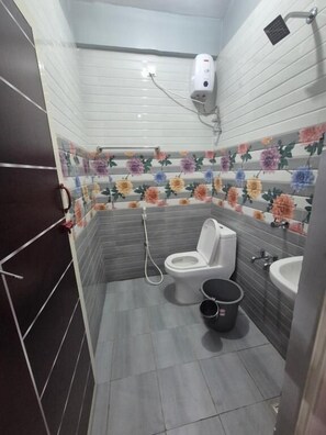 Twin Room | Bathroom - KN Park (Tiruchirappalli)