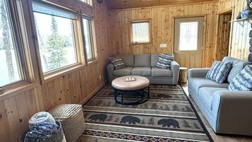 House, 3 Bedrooms | Living area