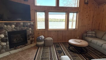 House, 3 Bedrooms | Living area