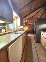 House, 3 Bedrooms | Private kitchen | Coffee/tea maker, fridge, oven, toaster