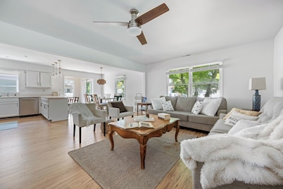 RENOVATED COTTAGE IN POOL/TENNIS CMMTY-22 Windmill Ln Ocean View, DE