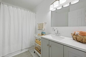 Shower - RENOVATED COTTAGE IN POOL/TENNIS CMMTY-22 Windmill Ln Ocean View, DE (Ocean View)