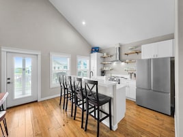 House, 2 Bedrooms | Private kitchen | Fridge, oven, coffee/tea maker, toaster