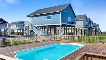 House, 2 Bedrooms | Pool