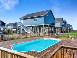 House, 2 Bedrooms | Pool