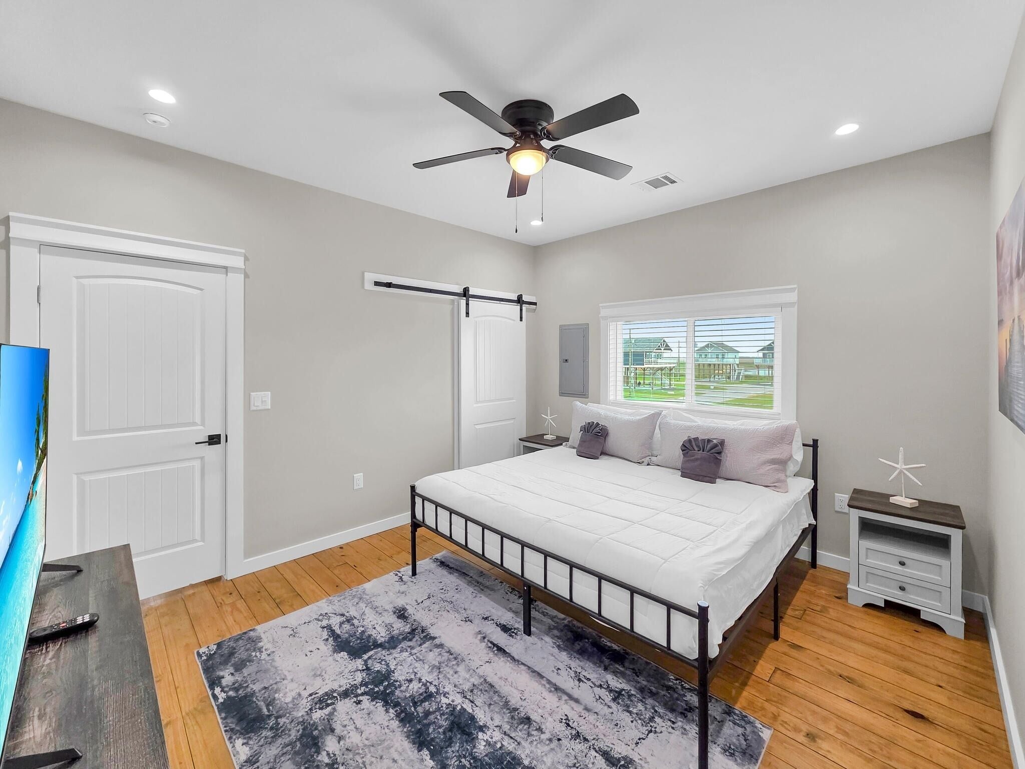 House, 2 Bedrooms