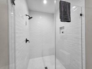 House, 2 Bedrooms | Bathroom | Towels - Abodesal 2 Bedroom Home (Port Bolivar)