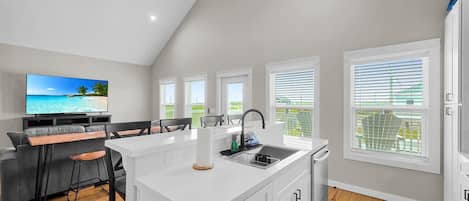 House, 2 Bedrooms | Private kitchen