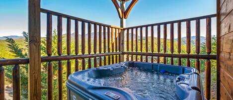 Cabane, 5 chambres | Bain à remous extérieur