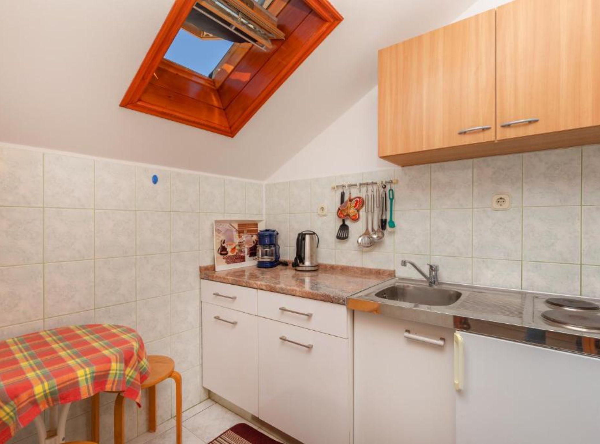 Studio (Studio apartment with balcony 2) | Private kitchen | Fridge
